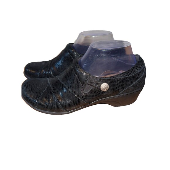 Clarks Womens Channing Ann‎ Clogs Shoes Black Leather Zip Low Snake Print 8.5 M - Picture 1 of 8